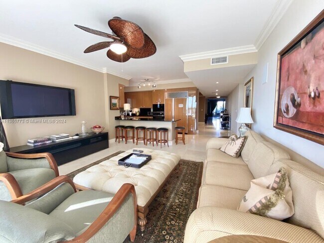 Foto del edificio - 799 Crandon Blvd