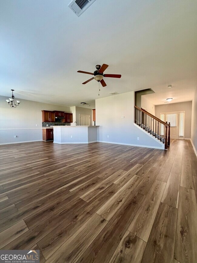 Building Photo - 119 Highland Pointe Cir E