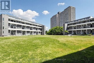 Building Photo - 55 Sunny Glenway