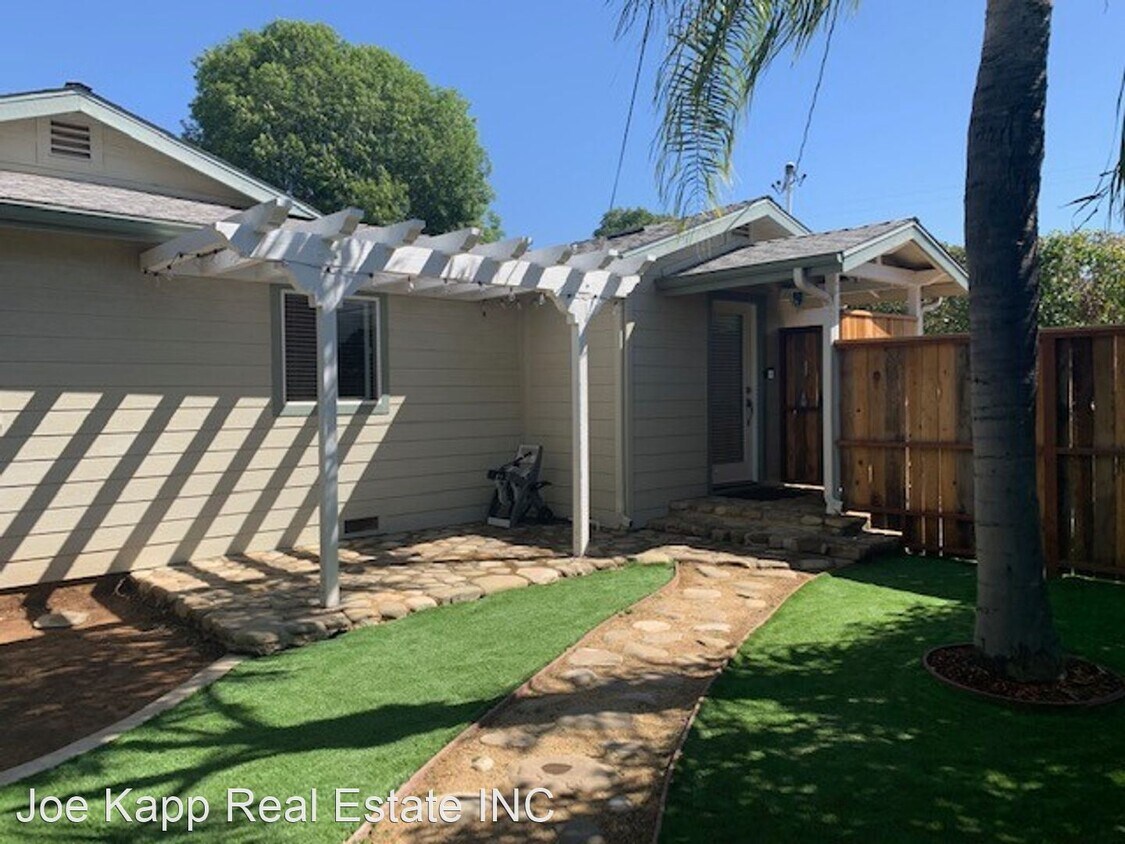 Primary Photo - 2 br, 2 bath House - 339 W Oak View Ave