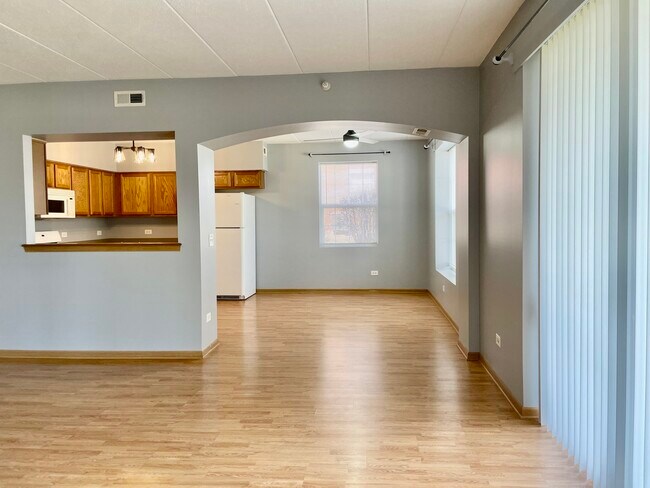 Building Photo - 16690 Liberty Cir