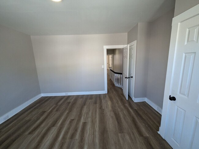 Building Photo - Gorgeous Home - Carroll Park