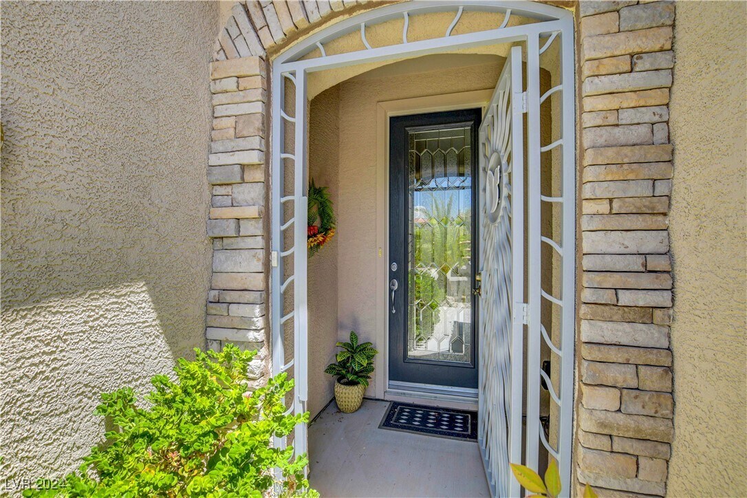 Primary Photo - 2176 Shadow Canyon Dr