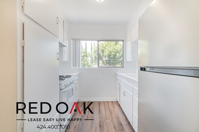 Foto del edificio - 15405 Vanowen St