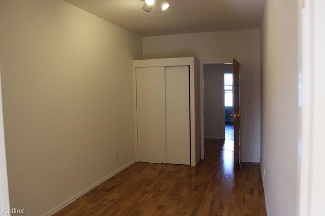 Building Photo - 162 Eckford St