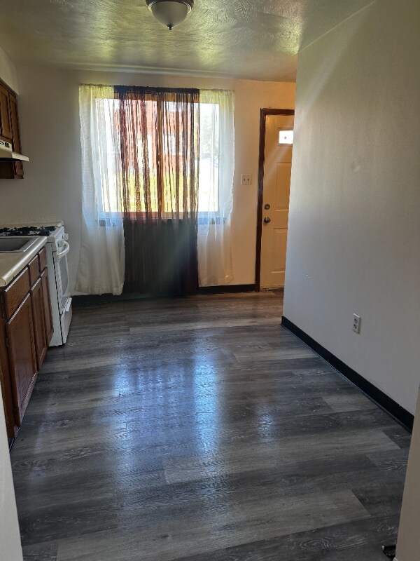 Building Photo - 3804 Soltis Dr