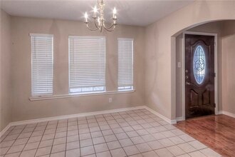 Building Photo - 19223 Twin Buttes Dr