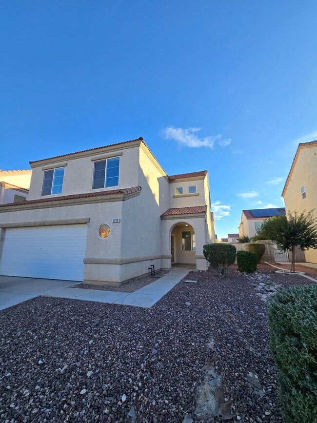 Building Photo - Spacious Two-Story Home in a Cul-de-Sac Location