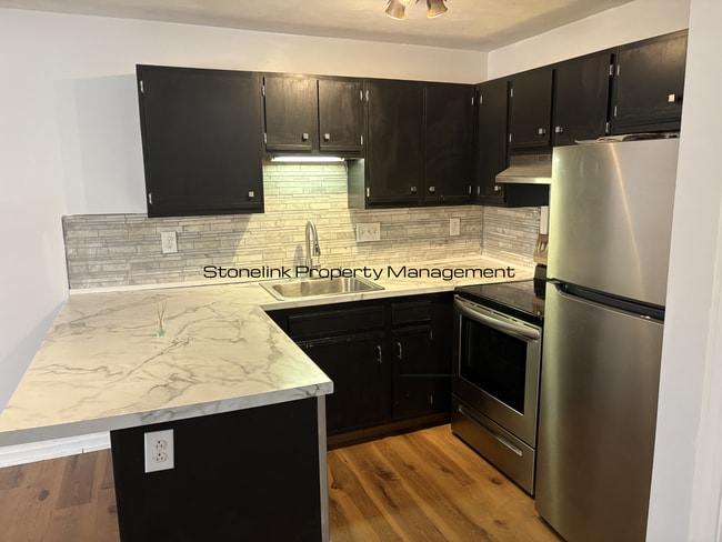 Building Photo - Newly Renovated Condo For Rent in North Attleboro!