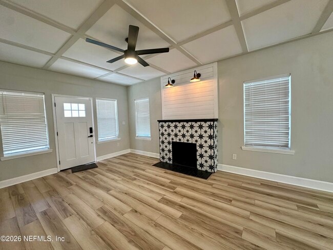 Foto del edificio - 4635 Attleboro St