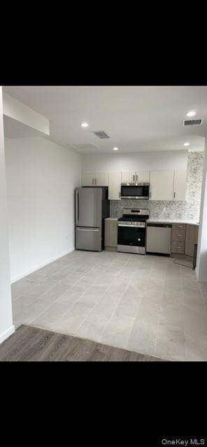 Building Photo - 201-5 17th Ave