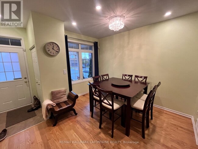 Photo du bâtiment - 345 Jasper Crescent