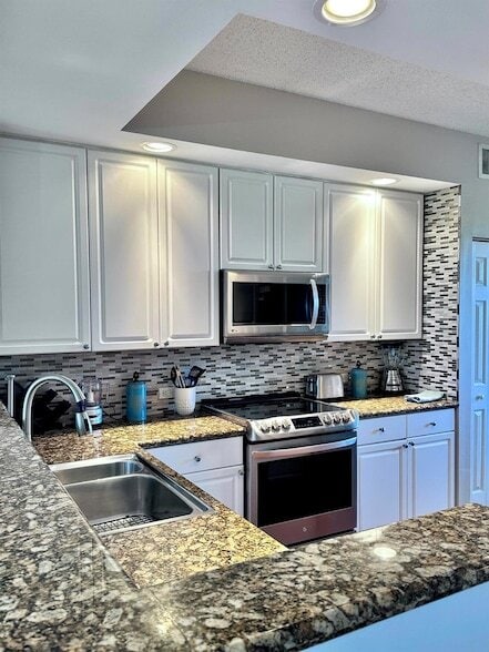Building Photo - 26 Royal Palm Way