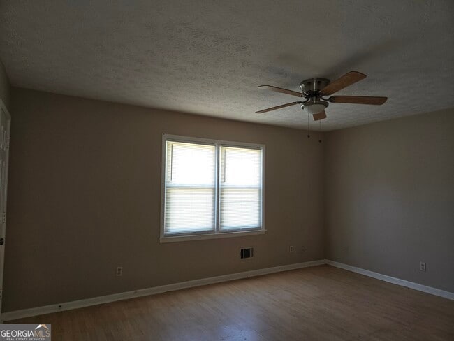 Building Photo - 3080 Robie Ln