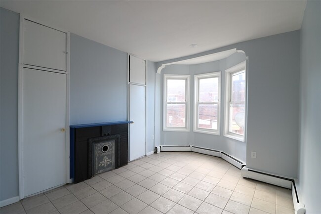 Building Photo - 1114 5th St