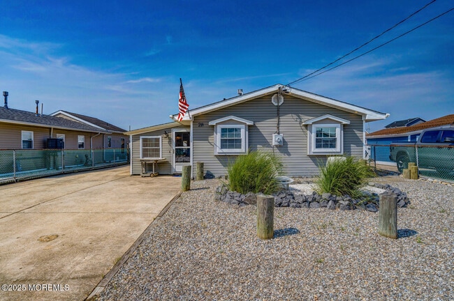 Building Photo - 28 S Los Angeles Dr