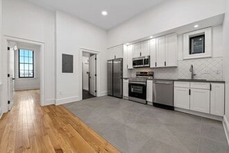Building Photo - 1121 Dayton St