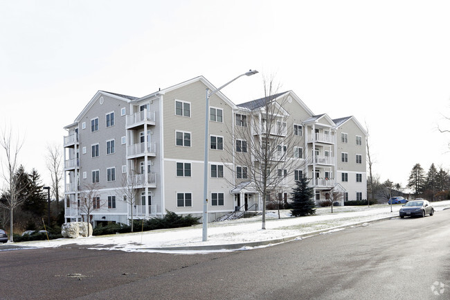 Building Photo - Quarry Hill Club & Condominiums