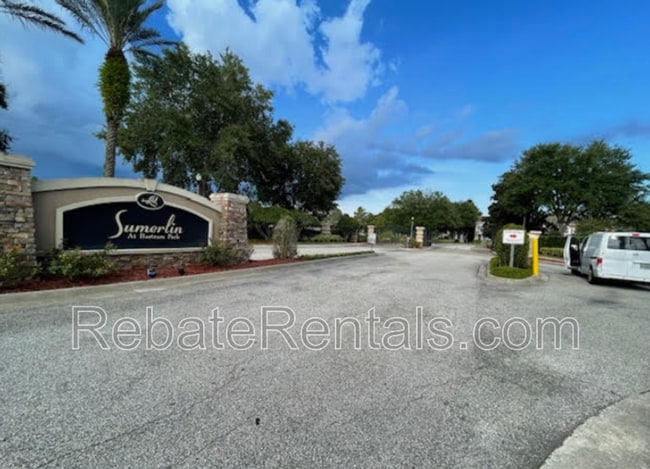 Building Photo - 13026 Sunset Lake Dr