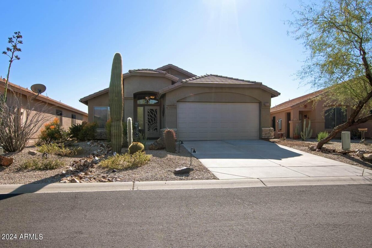 Foto principal - 6494 S Foothills Dr