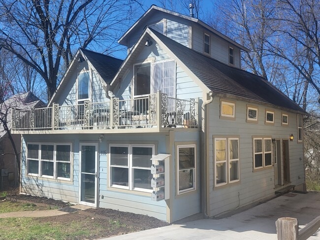 Building Photo - 105 S West Ave