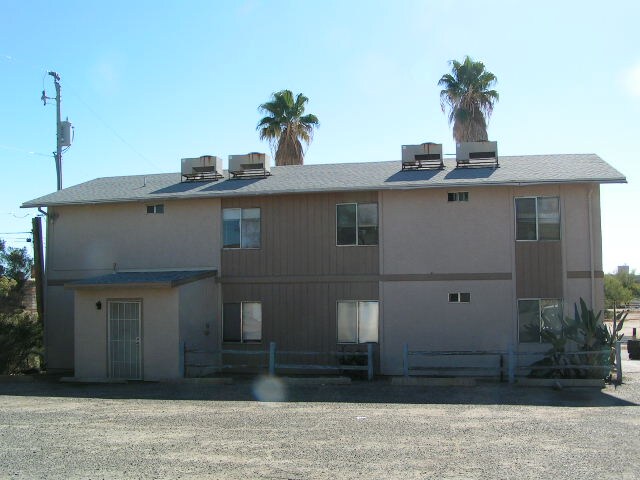 vista trasera - 450 Palm Dr