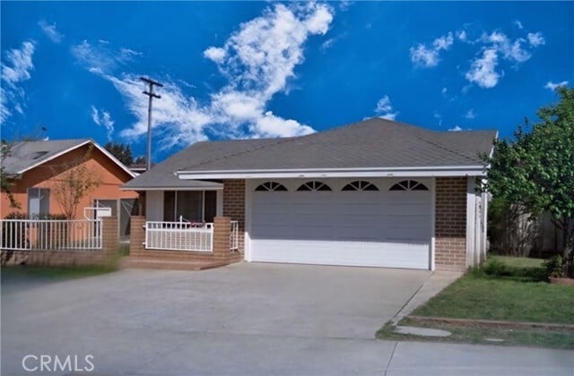 Foto principal - 4865 Harold St