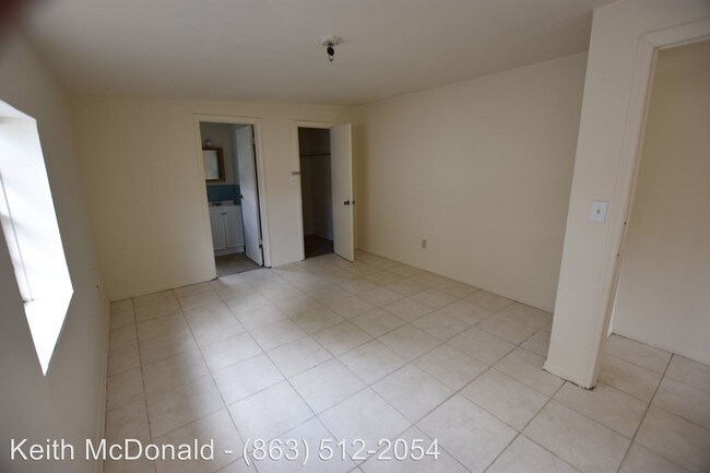 Foto del edificio - 2003 N Combee Rd