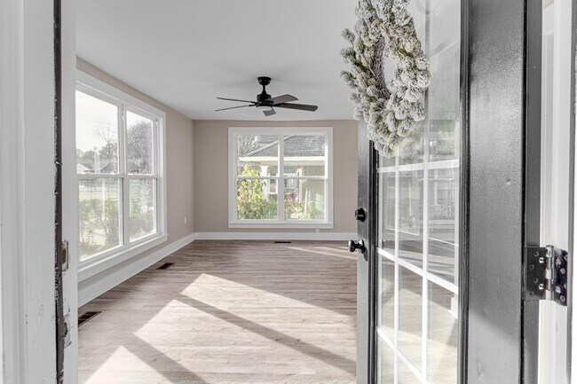 Foto del edificio - 730 W Cherry Ave