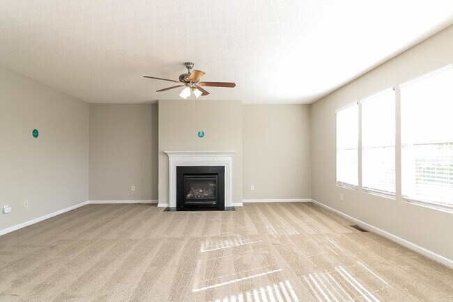 Building Photo - 168 Woodcreek Ln