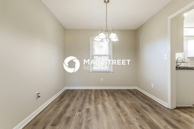 Foto del edificio - 4 Bedroom Pet-Friendly Home in Snellville, GA with Main Street Renewal