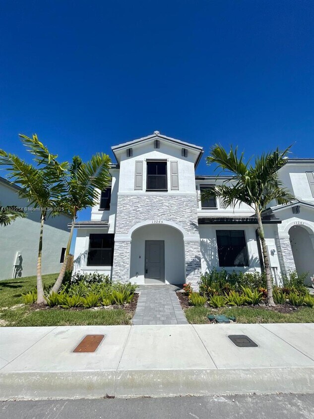Foto principal - 13265 SW 285th St