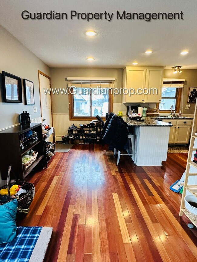 Building Photo - Orono Single Family Home, Large Garage, Sp...