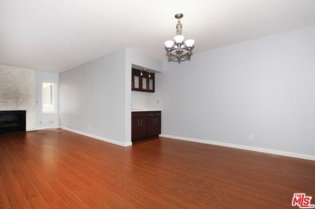 Foto del edificio - 1262 S Barrington Ave