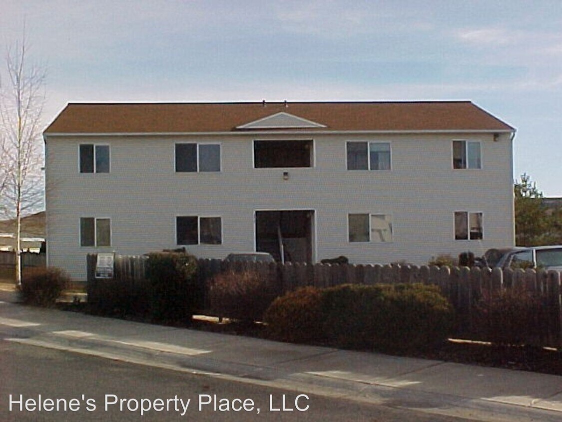 Primary Photo - 275 NW Clay Ct