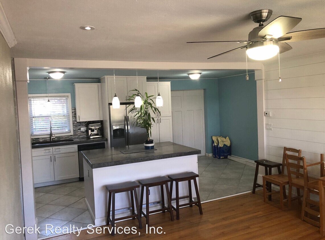 Foto principal - 4 br, 2.5 bath House - 2437 Tullibee