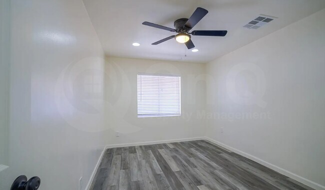 Building Photo - 426 N 17th Ave