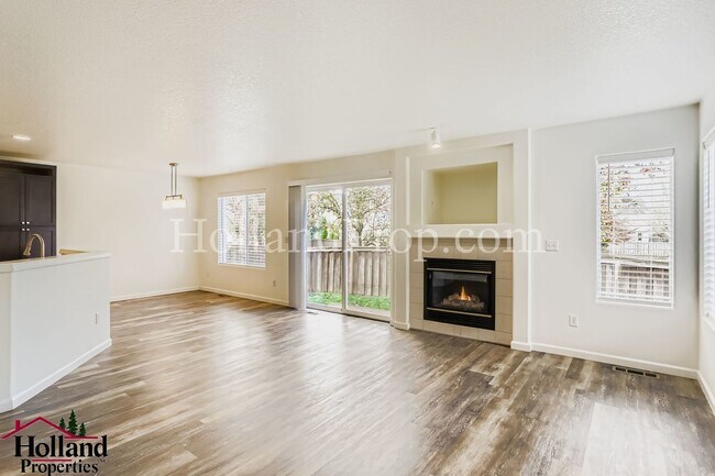 Foto del edificio - Great Single Family Home In Central Hillsboro!
