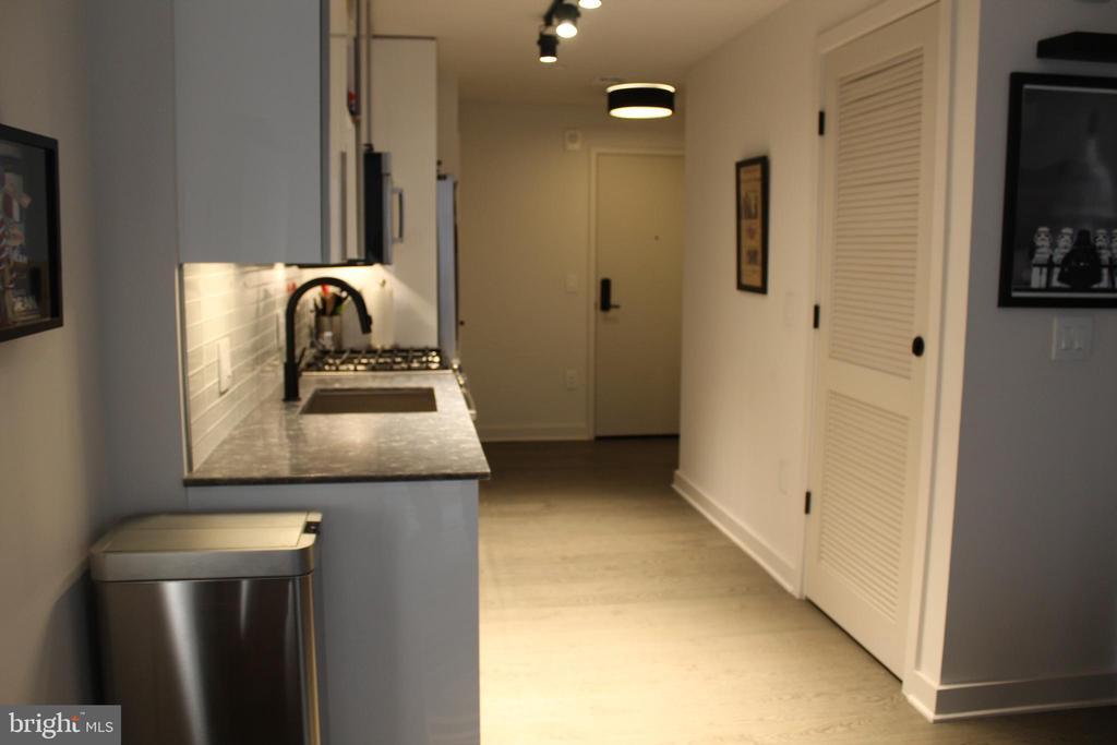 Primary Photo - 70 N St SE