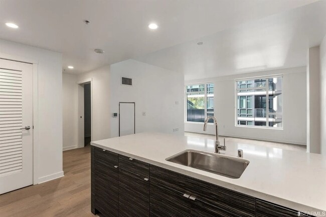 Foto del edificio - 1688 Pine St