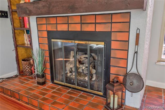 Building Photo - 1494 S Salem Way