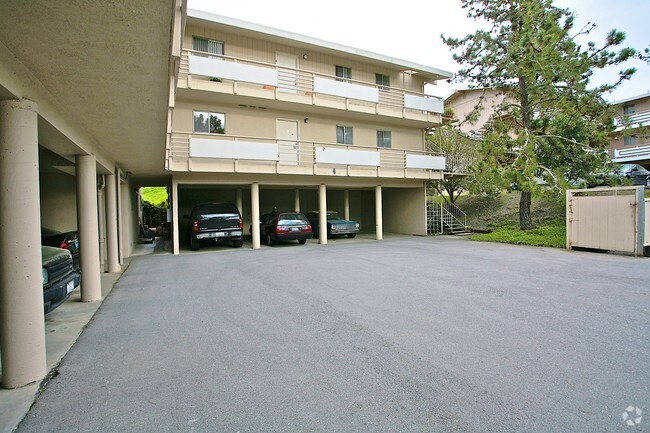 Building Photo - 4 Circle Dr
