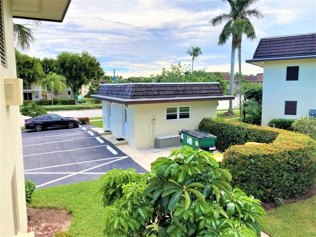 Building Photo - Upscale 2 Bedroom Condo with Designer Finishes-12 Month Annual
