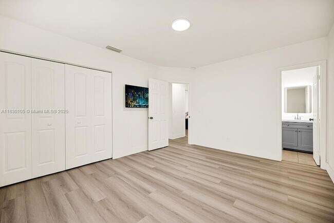 Foto del edificio - 7710 NW 6th Ct