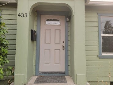 Primary Photo - 433 Wightman St