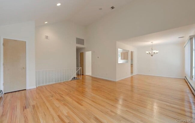 Building Photo - 11 7th St