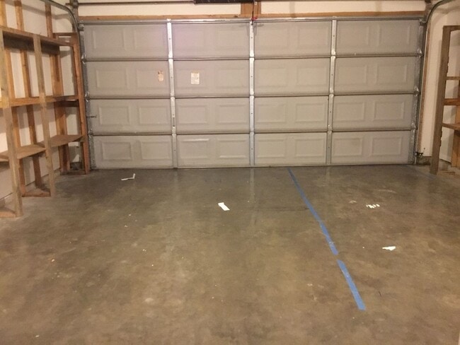 Building Photo - 2400 Hopkins Dr
