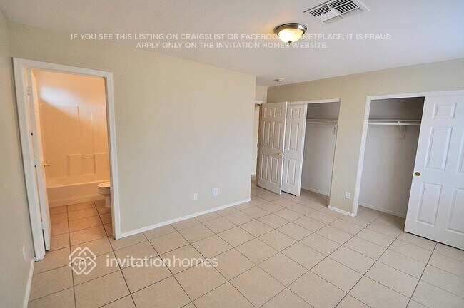 Foto del edificio - 12925 W Laurel Ln