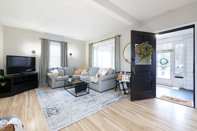 Foto del edificio - 713 Crosby St