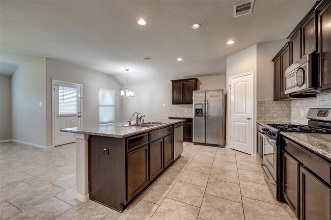 Foto del edificio - 3006 Dripping Springs Ct